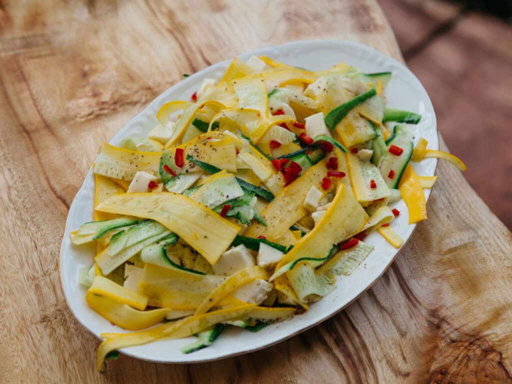 Zucchinis salad with Mozzarella and Chili - perfect for summer