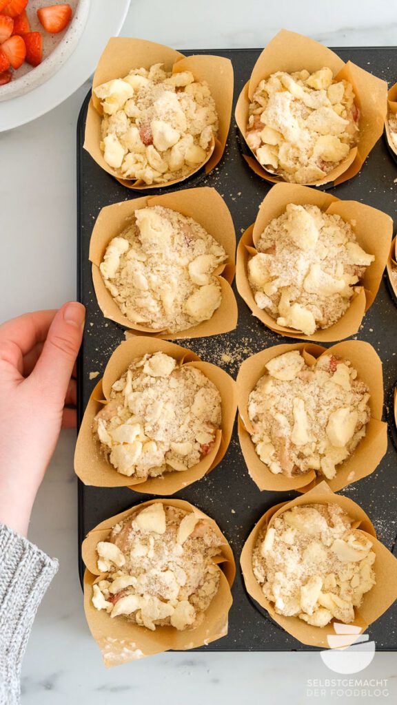 Strawberry cheesecake muffins with sprinkles