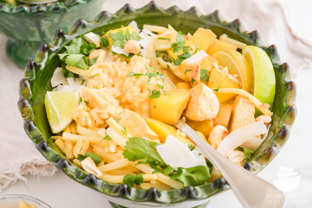 Mango curry with chicken and coconut