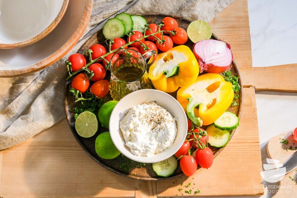 Cottage cheese salad - high in protein and in 10 minutes