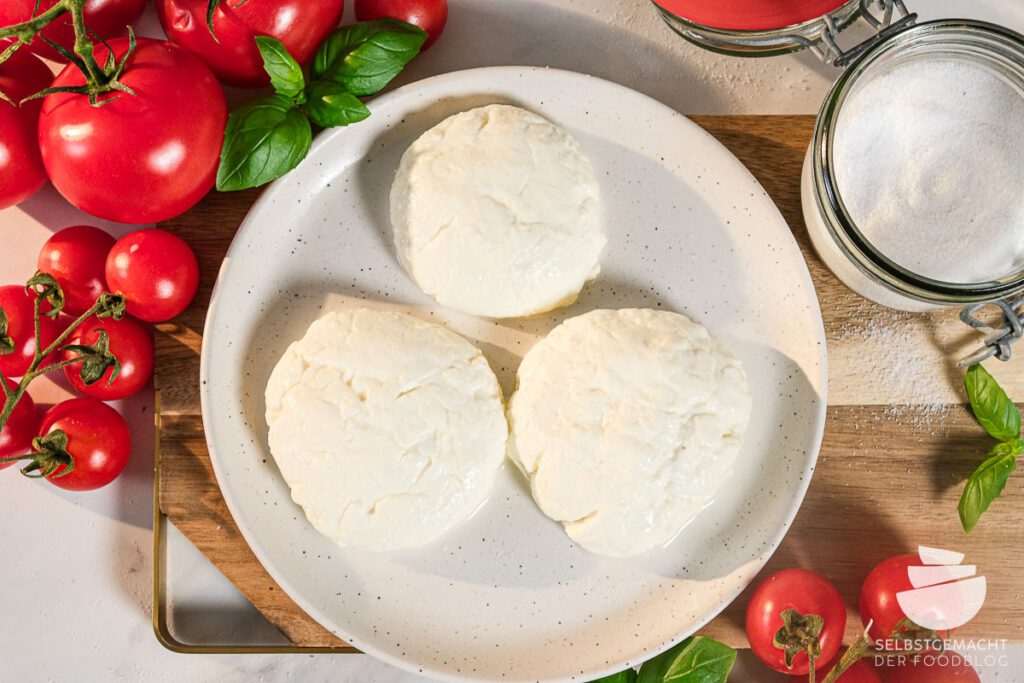 Make your own mozzarella: Easy to make - Homemade