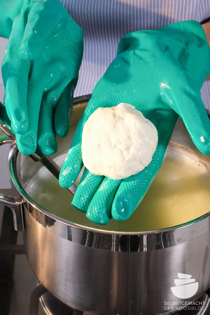 Make your own mozzarella: Easy to make - Homemade