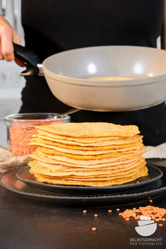 Simple lentil pancakes made from 2 ingredients - homemade