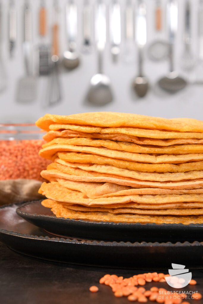 Simple lentil pancakes made from 2 ingredients - homemade