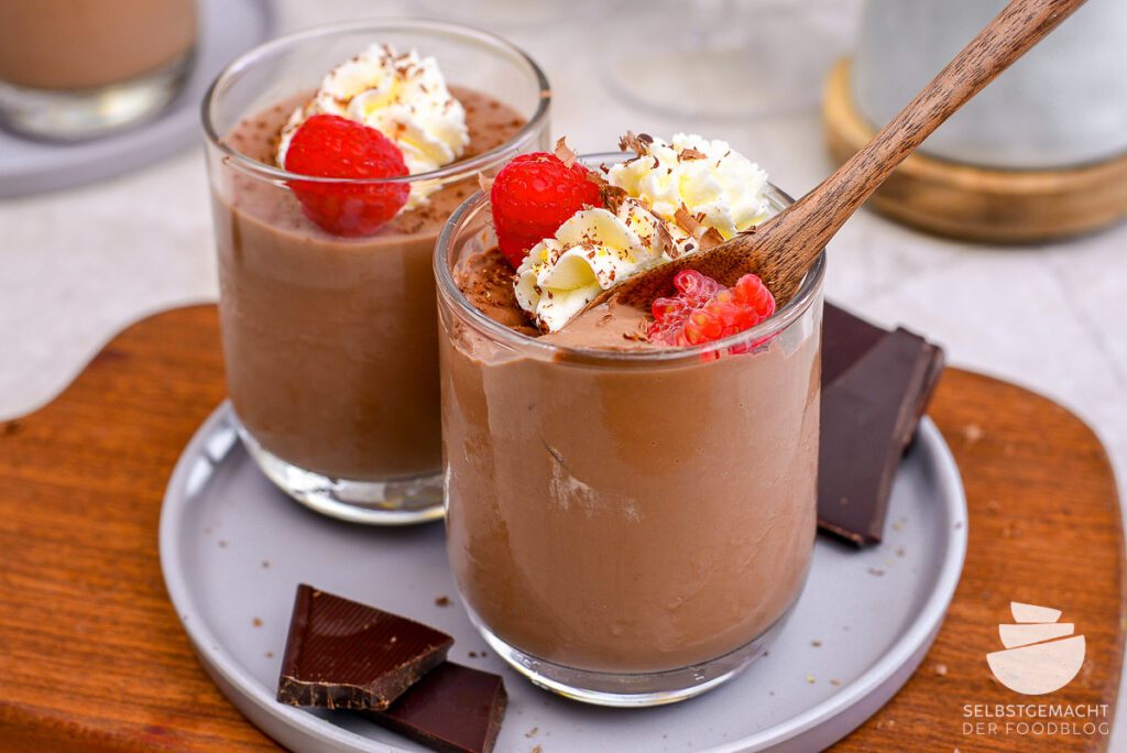 Make your own creamy chocolate pudding without a bag